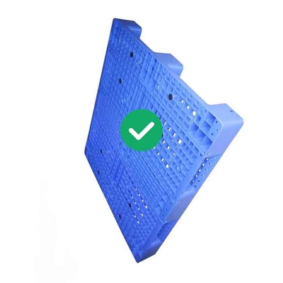 Pallet nhựa nặng 130x110 Chống trượt Tải trọng 5000Kg có thể xếp chồng lên nhau