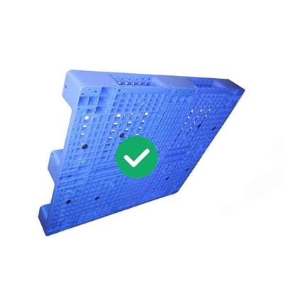 Chuỗi vận chuyển lạnh HDPE tải trọng 5T Pallet nhựa màu xanh 1300X1100